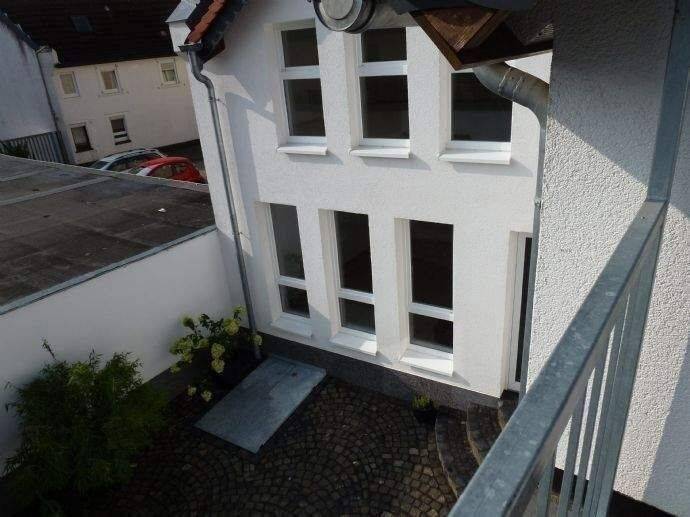 !!! KLEIN ABER FEIN - MIT SCHÖNEM INNENHOF IN DER ALTSTADT VON UNTERLIEDERBACH - PRIVATSTRAßE - KEINE PROVISION!!! – Frankfurt am Main – Vorschaubild 2