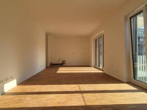 4-Zimmer-Neubauwohnung mit bodentiefen Fenstern und großzügigem Balkon