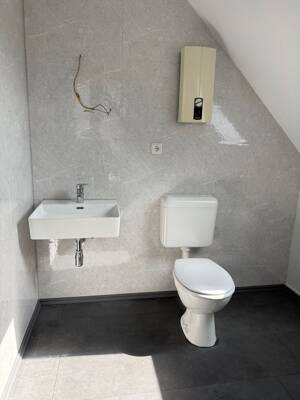 Oberhausen Klosterhardt-Süd genießen- Modernisierte 4 Zimmer Maisonette Wohnung zu vermieten – 46119 Oberhausen – Vorschaubild 3