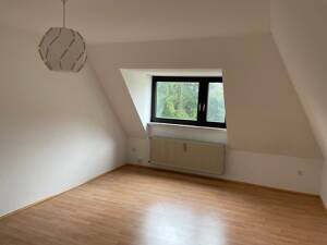 Gemütliche 3-Raum-Dachgeschoss-Wohnung in Essen zu vermieten