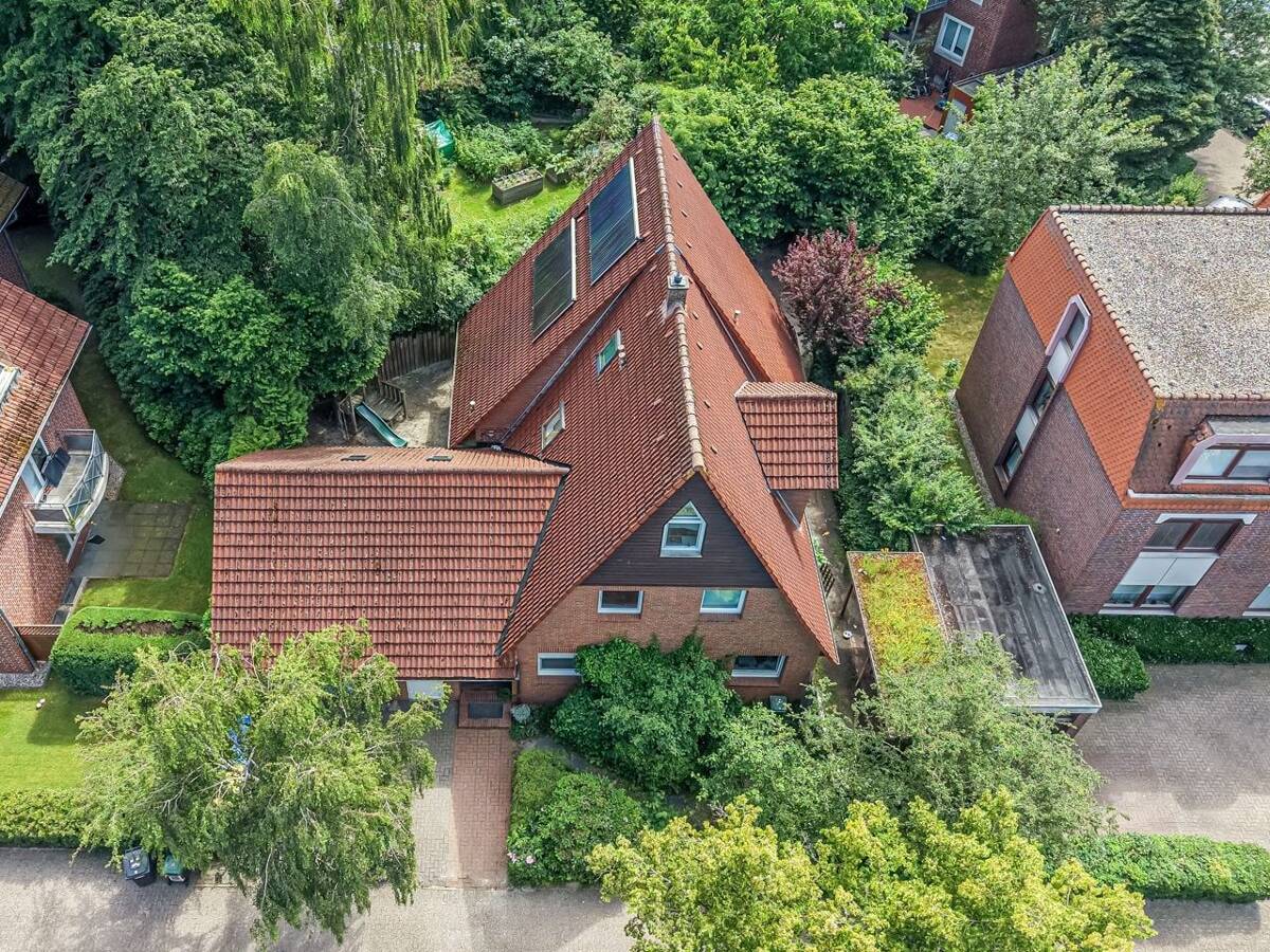 Begehrte stadtnahe Lage - großes Wohnhaus - viele Möglichkeiten – 26121 Oldenburg – Bild 1 von 9