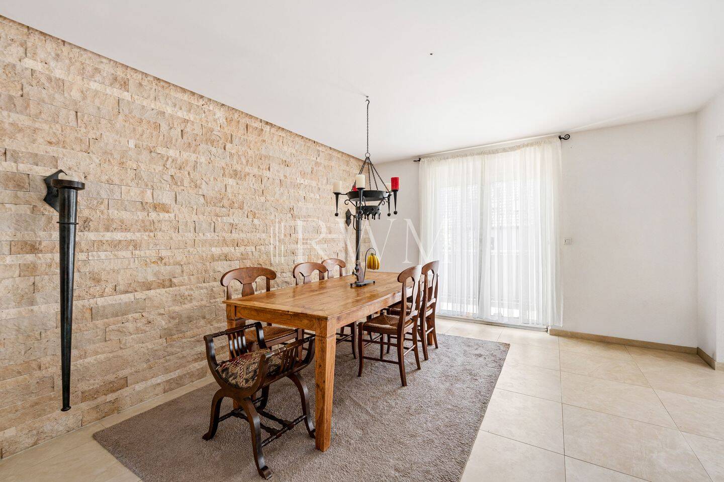 Hochwertig renovierte 5,5-Zimmer-Wohnung mit Balkon in grüner Umgebung (Stuttgart-Zuffenhausen) – Stuttgart – Vorschaubild 3