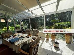 IMMOBERLIN.DE - Charmanter Bungalow mit traumhaftem Westgarten & Garagen