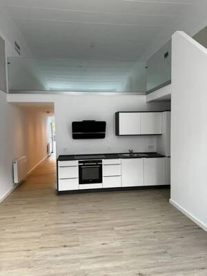 Außergewöhnliche 3 Zimmer-Wohnung mit Terrasse, EBK und durchdachtem Splitlevel-Konzept – 97082 Würzburg – Vorschaubild 2