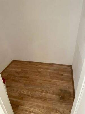 GERÄUMIGE SOWIE HOCHWERTIGE WOHNUNG MIT PARKETT, FUßBODENHEIZUNG, BALKON UND EBK – 9130 Chemnitz – Vorschaubild 8