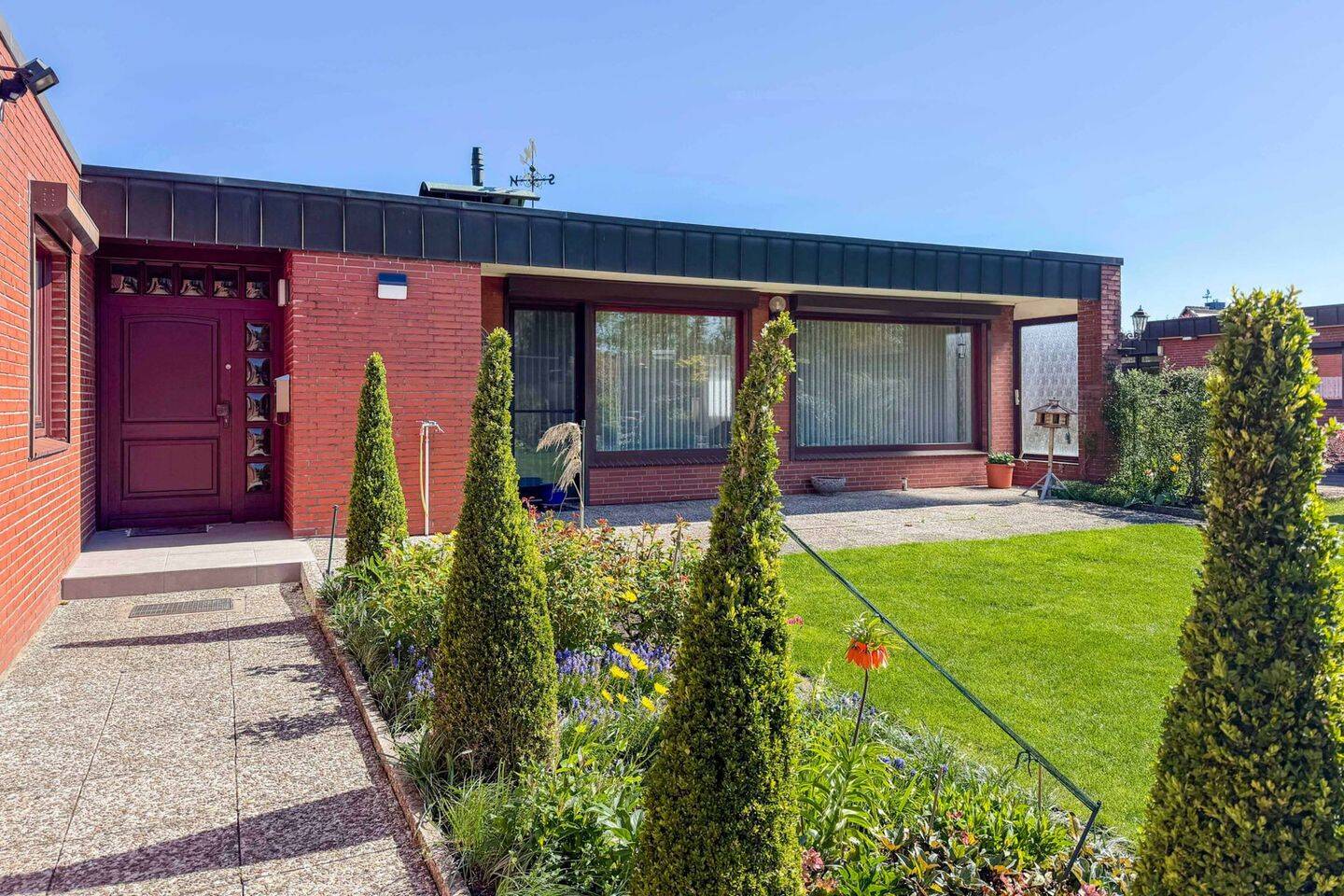 Wohnen in ruhiger Sackgassenlage - großzügiger Bungalow mit Gartenidylle in Kaltenkirchen – Kaltenkirchen – Vorschaubild 2