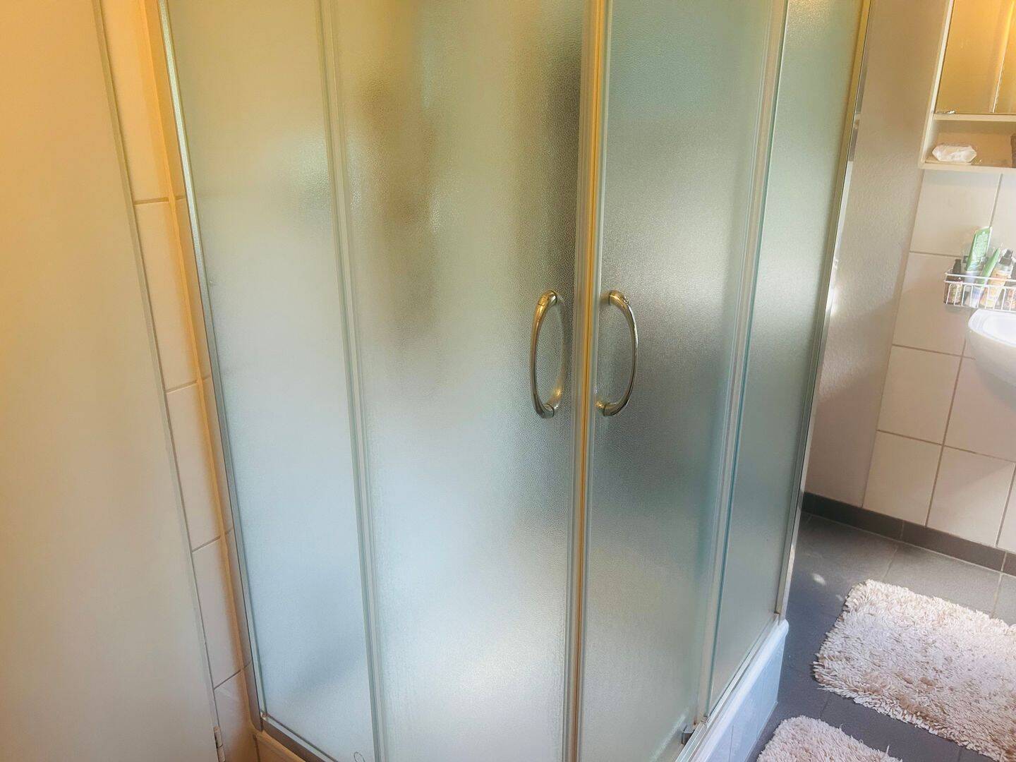 Charmante 2-Zimmer-Wohnung mit eigenem Gartenanteil in Jugenstil-Altbau in Friedberg/Hes. – Friedberg – Vorschaubild 8