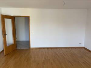 3 Zimmer Dachgeschosswohnung mit Sonnenterrasse und Balkon – 85757 Karlsfeld – Vorschaubild 3