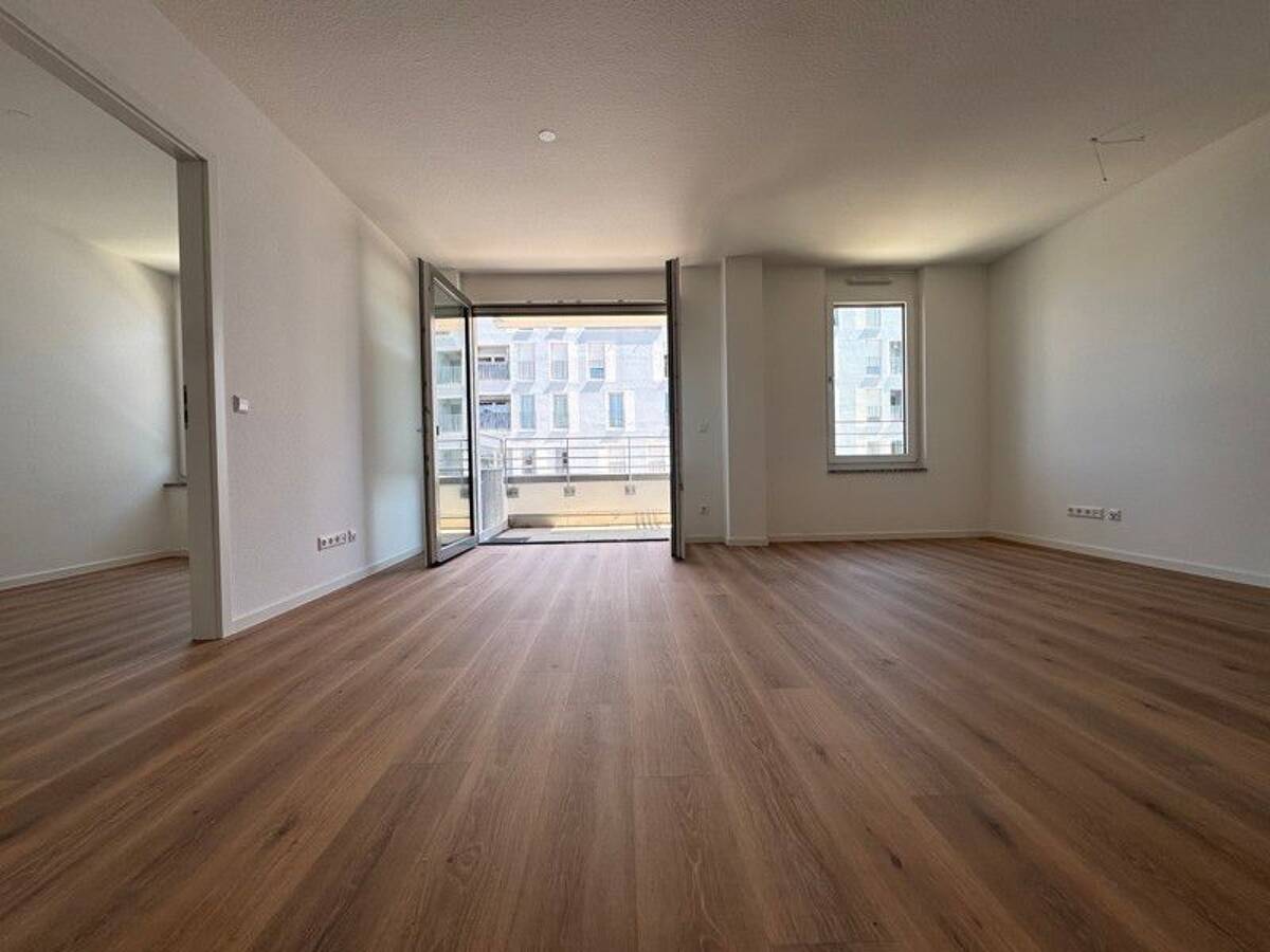 Willkommen in Ihrer Wohlfühloase! Tolle 1,5-Zi-Wo. auf 50m² + EBK + Balkon! – 89231 Neu-Ulm – Bild 1 von 7