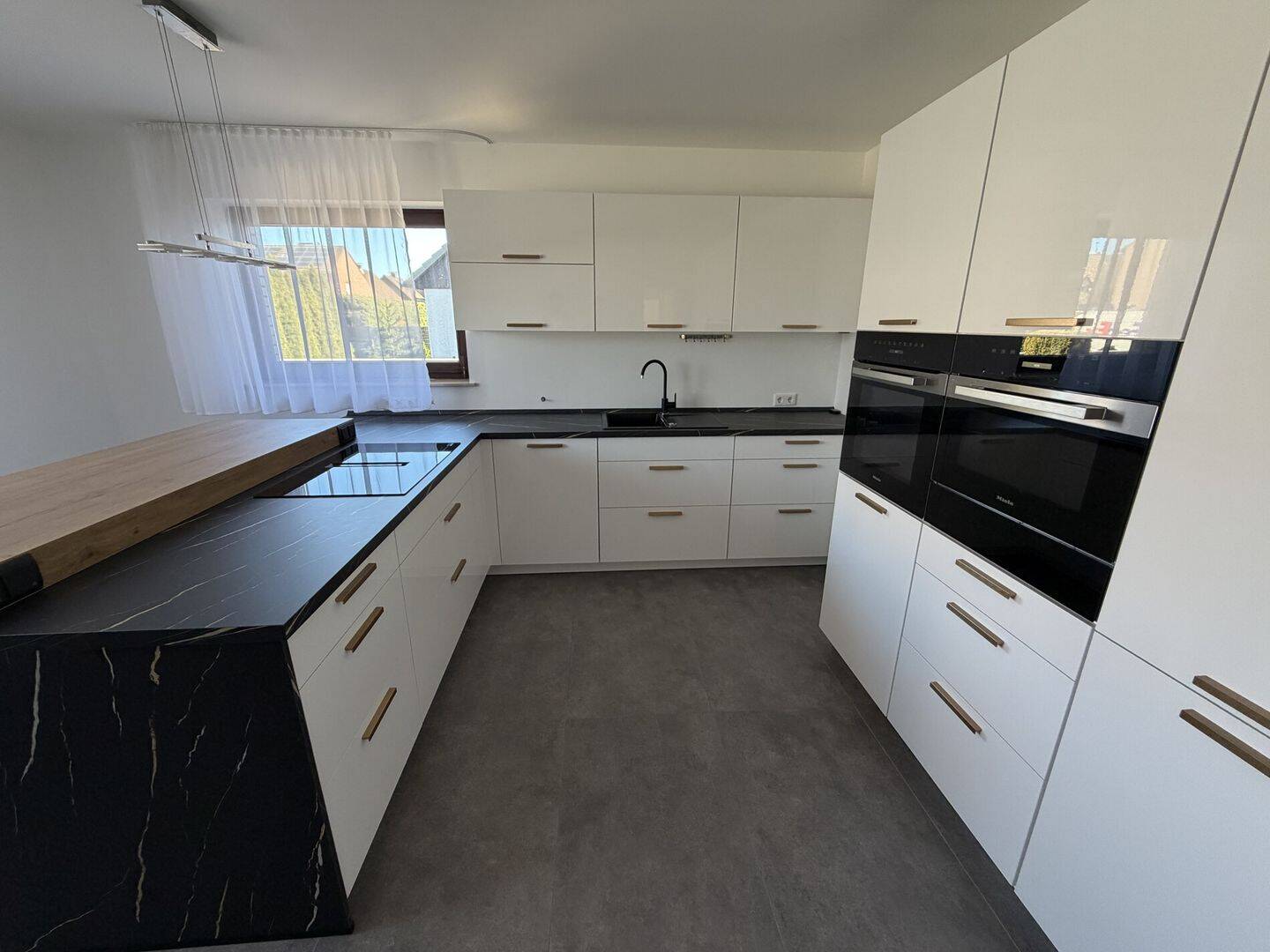 Haus mit Innenpool & viel Platz – Bielefeld – Vorschaubild 8