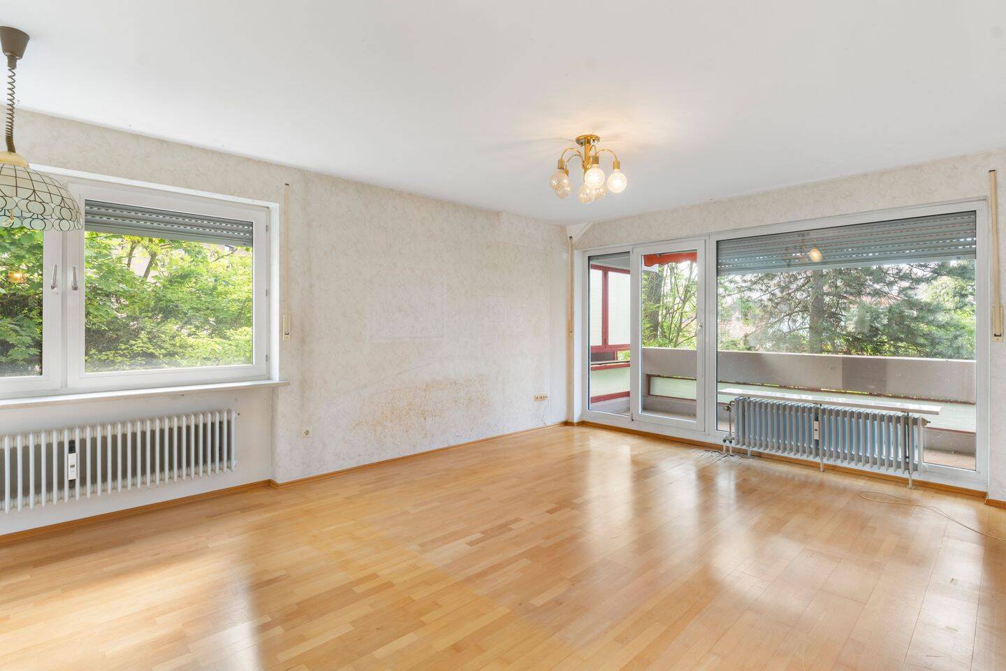 Gut geschnittene 2-ZKB-Wohnung mit Potential in A.-Pfersee! Kauf gegen Gebot