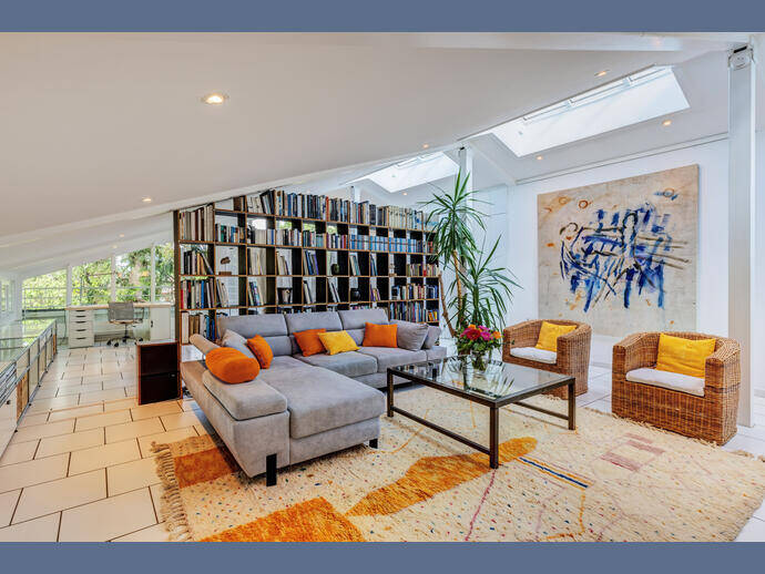 Möbliert: Architektonisches Loft - lichtdurchflutet und außergewöhnlich