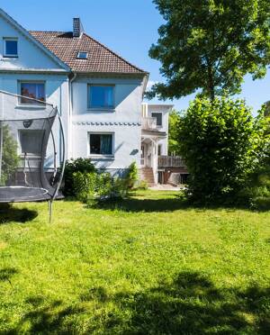 Hamburg-Sülldorf: Wertsteigerungsobjekt mit fünf Einheiten, bestehendem Cashflow, Entwicklungs- & Fördermittelpotenzial und mehreren Exit-Strategien. – 22589 Hamburg – Vorschaubild 2