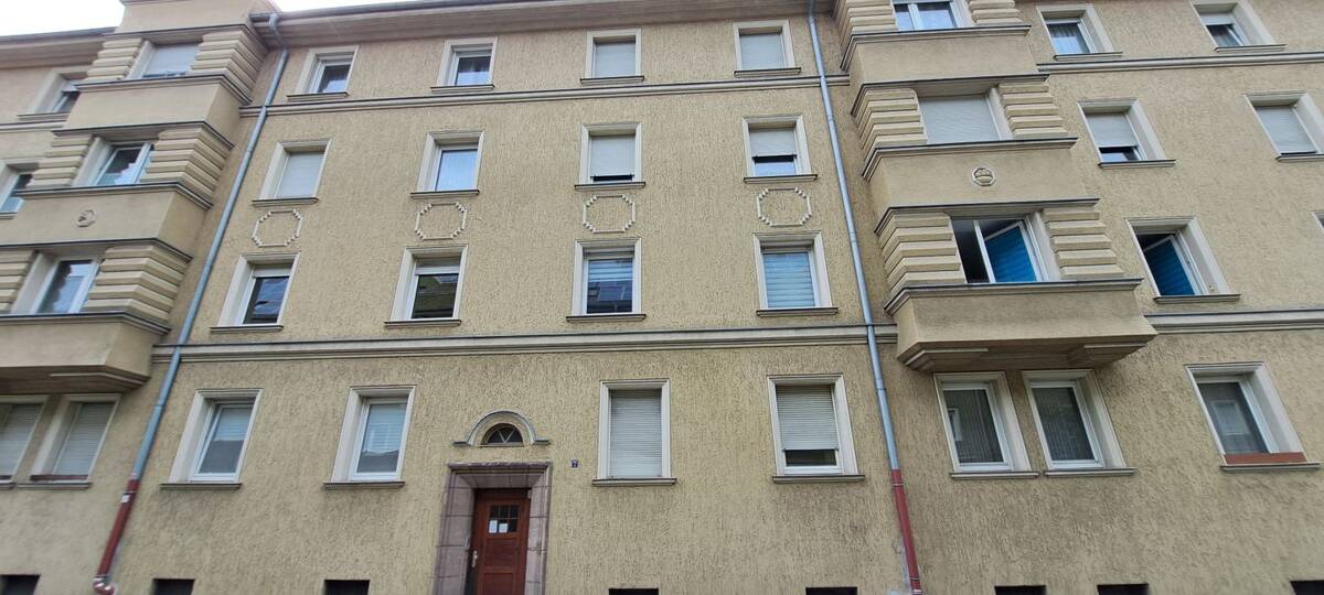 Renovierte 2-Zimmer-Wohnung im 1. Obergeschoss in 90443 Nürnberg – 90443 Nürnberg – Bild 1 von 6