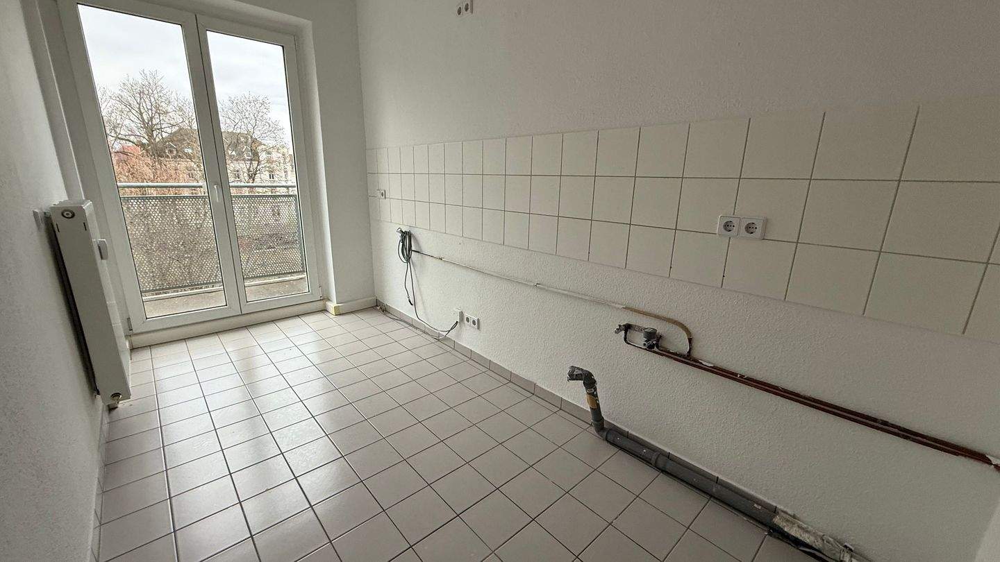 Modernes Laminat / 2. OG / sonniger Balkon - Bad mit Dusche + Fenster ! – Chemnitz – Vorschaubild 8