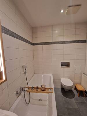 Attraktive 3-Zimmer-Maisonette Wohnung mit zwei Bädern und Aufzug – 9112 Chemnitz – Vorschaubild 5