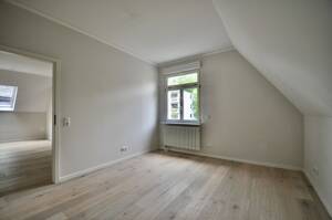 Wiesbaden-Sonnenberg: hochwertig ausgestattete 2-bis 3-Zimmer-Wohnung mit EBK und Tageslichtbad. – 65191 Wiesbaden – Vorschaubild 5