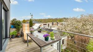 Kapitalanlage: neuwertige & moderne 116 m² DG-Wohnung mit Terrasse & Balkon | Erbbau- & Wohnrecht