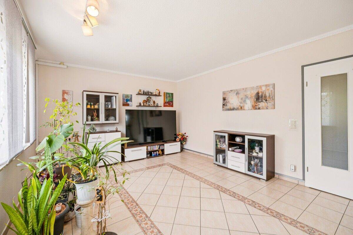 Provisionsfrei - Familienfreundliches Haus mit großer Küche, Südwest-Terrasse und Doppelgarage – Eisenhüttenstadt – Vorschaubild 8