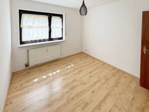 NÜRNBERG-NORD: RUHIG GELEGENE 3-ZIMMER-EG-WOHNUNG MIT GROSSER TERRASSE UND AUSSENSTELLPLATZ – 90408 Nürnberg – Vorschaubild 8