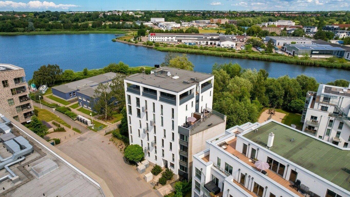 3 Zimmer-Wohnung an der Warnow | ca. 120 m² begrünte Terrasse | www.LUTTER.net – Rostock – Vorschaubild 3