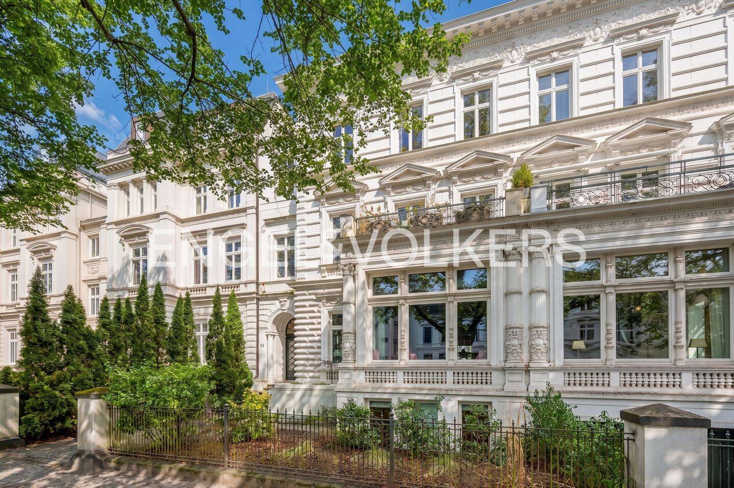 Traumwohnung mit Privatgarten.