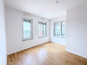 Exklusive 4-Zi.-Wohnung im Zollhafen: mit zwei Bädern, Markenküche und Wintergarten – 55120 Mainz – Vorschaubild 3