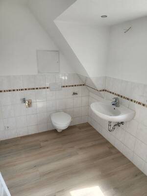 gemütliche 2 Raum Wohnung mit Balkon und Spitzboden – 99092 Erfurt – Vorschaubild 2