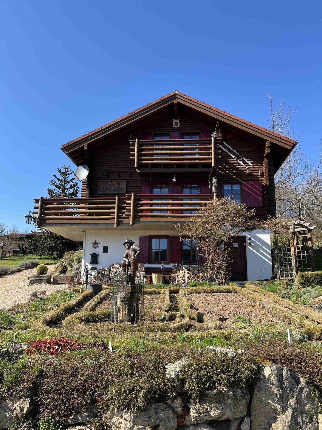 Ferienhaus & Kapitalanlage: Holzblockhaus mit Studio inkl. Inventar in der Vulkaneifel – Kopp – Vorschaubild 2