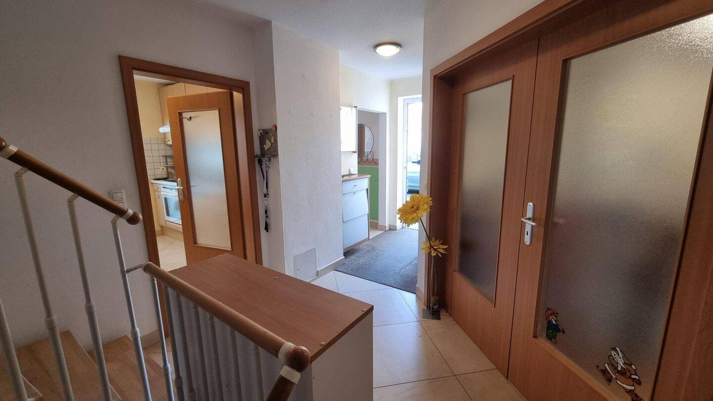 Sonniges Familien-Zuhause am Grünzug: Mit moderner Technik, Badesee & Stadtnähe inklusive – Feldkirchen – Vorschaubild 5