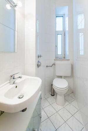 AIGNER - Zwischen Viktualienmarkt und Isartor: 3-Zimmer-Altbauwohnung in Toplage – 80331 München – Vorschaubild 6