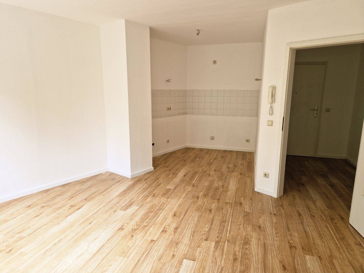 Ruhig + zentral: gemütliche 1-Zi.-Whg. mit Balkon! – Nürnberg – Vorschaubild 5