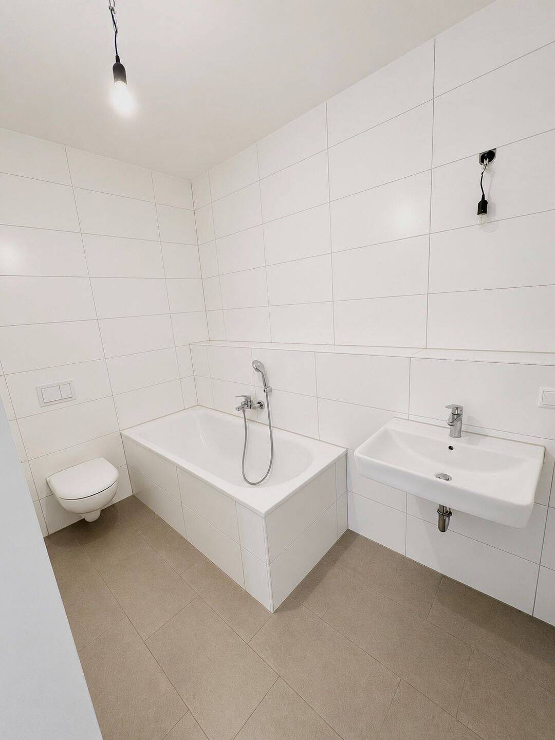 47125/95 Moderne 3-Zimmer-Wohnung mit großem Balkon und toller Aussicht im Neubau von Düsseldorf-Rath! – Düsseldorf – Vorschaubild 7