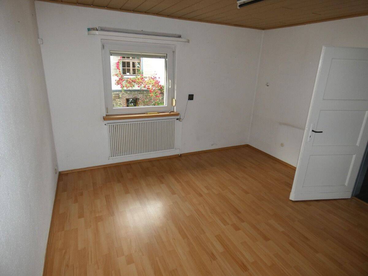 Gestalten statt suchen: Doppelhaus mit 8 Zimmern und großem Grundstück – Siegen – Vorschaubild 4