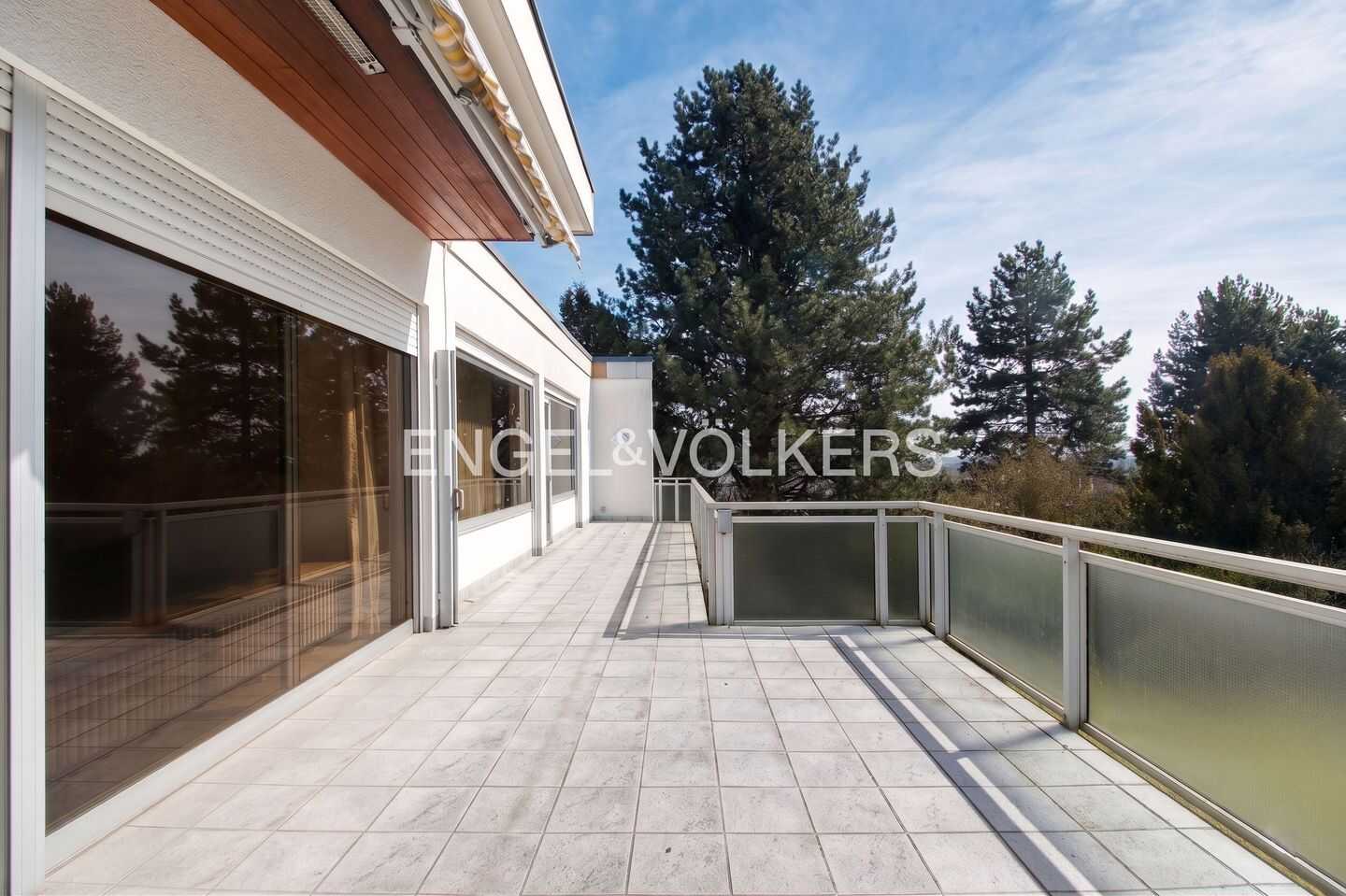 Eleganter Bungalow in Bestlage am Sallerner Berg mit Wellnessoase und beeindruckendem Weitblick über Regensburg – Regensburg – Vorschaubild 7