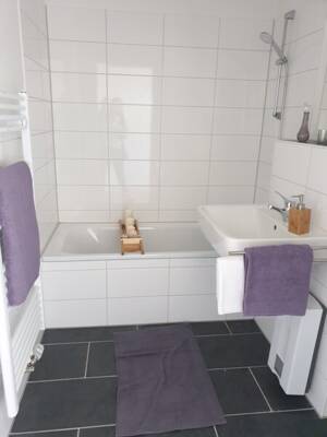 Familienfreundliche: Sanierte 3-Zimmerwohnung im Erdgeschoss – 53229 Bonn – Vorschaubild 2