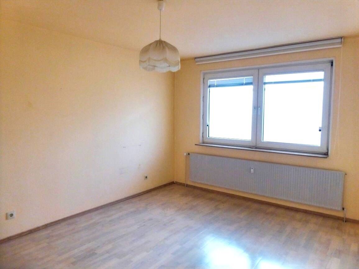 Lichtdurchflutete gemütliche 3-ZKB-Wohnung mit Loggia (11. OG) in Kassel-Niederzwehren. – Kassel – Vorschaubild 3