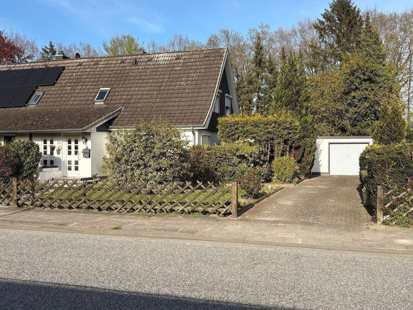 Familienfreundliche DHH mit 5 Zimmern, sonniger Terrasse & großem Garten – Lübeck – Vorschaubild 3