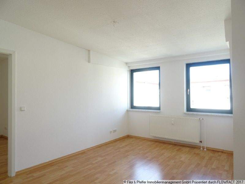 Helle 2-Raum-Wohnung mit Einbauküche über den Dächern von Magdeburg! – Magdeburg – Vorschaubild 4