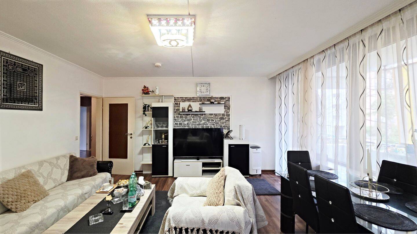 Vermietete 4-Zimmer-Wohnung mit Westloggia und Fahrstuhl nur 300 Meter vom Kudamm! – Berlin – Vorschaubild 2