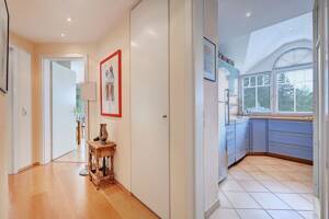 Ruhige 4-Zimmer-DG-Wohnung mit 2 Bädern, 2 Balkonen + Galerie in Waldtrudering – 81827 München – Vorschaubild 8