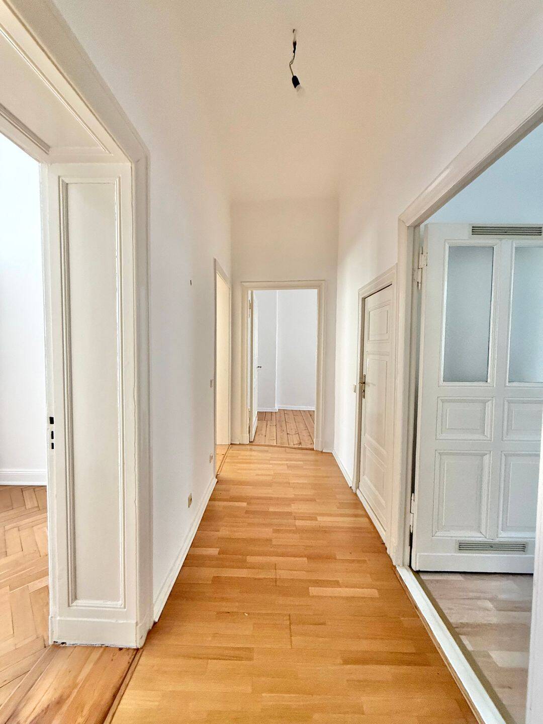 Eleganz trifft Geschichte - Stilvolle Altbauwohnung nahe Schloss Charlottenburg – Berlin – Vorschaubild 6