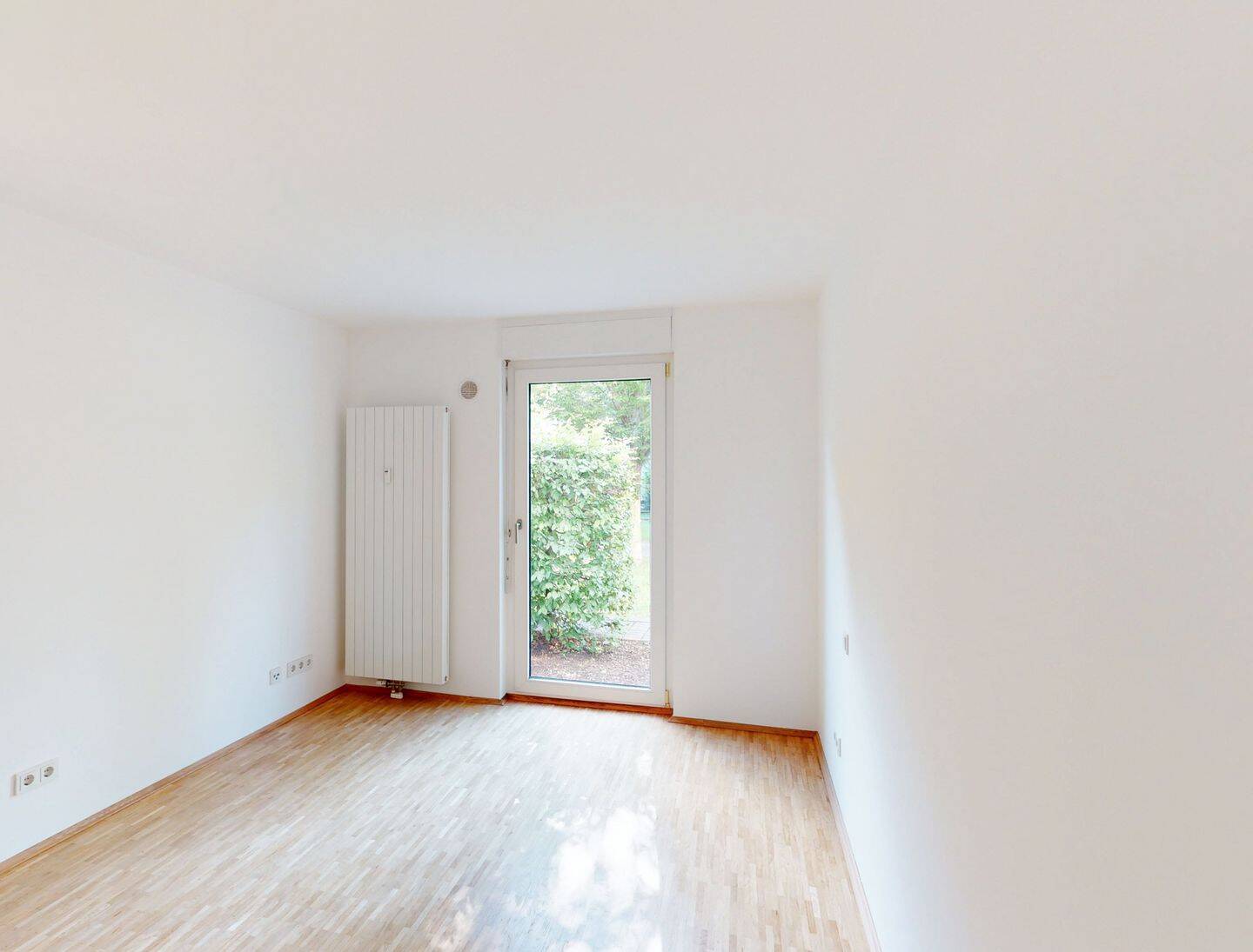 Attraktive 4 Zimmer Wohnung mit Balkon und separater Küche – München – Vorschaubild 4