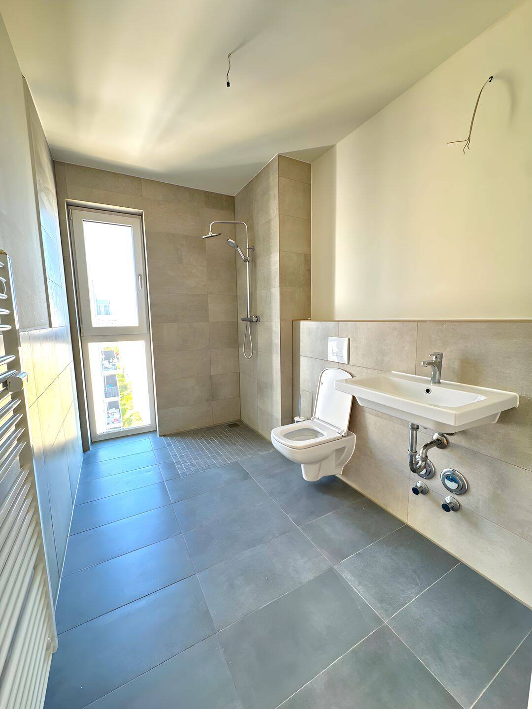 Wunderschöne 4-Zimmer-Wohnung mit großem Balkon und traumhaftem Ausblick – Berlin – Vorschaubild 6
