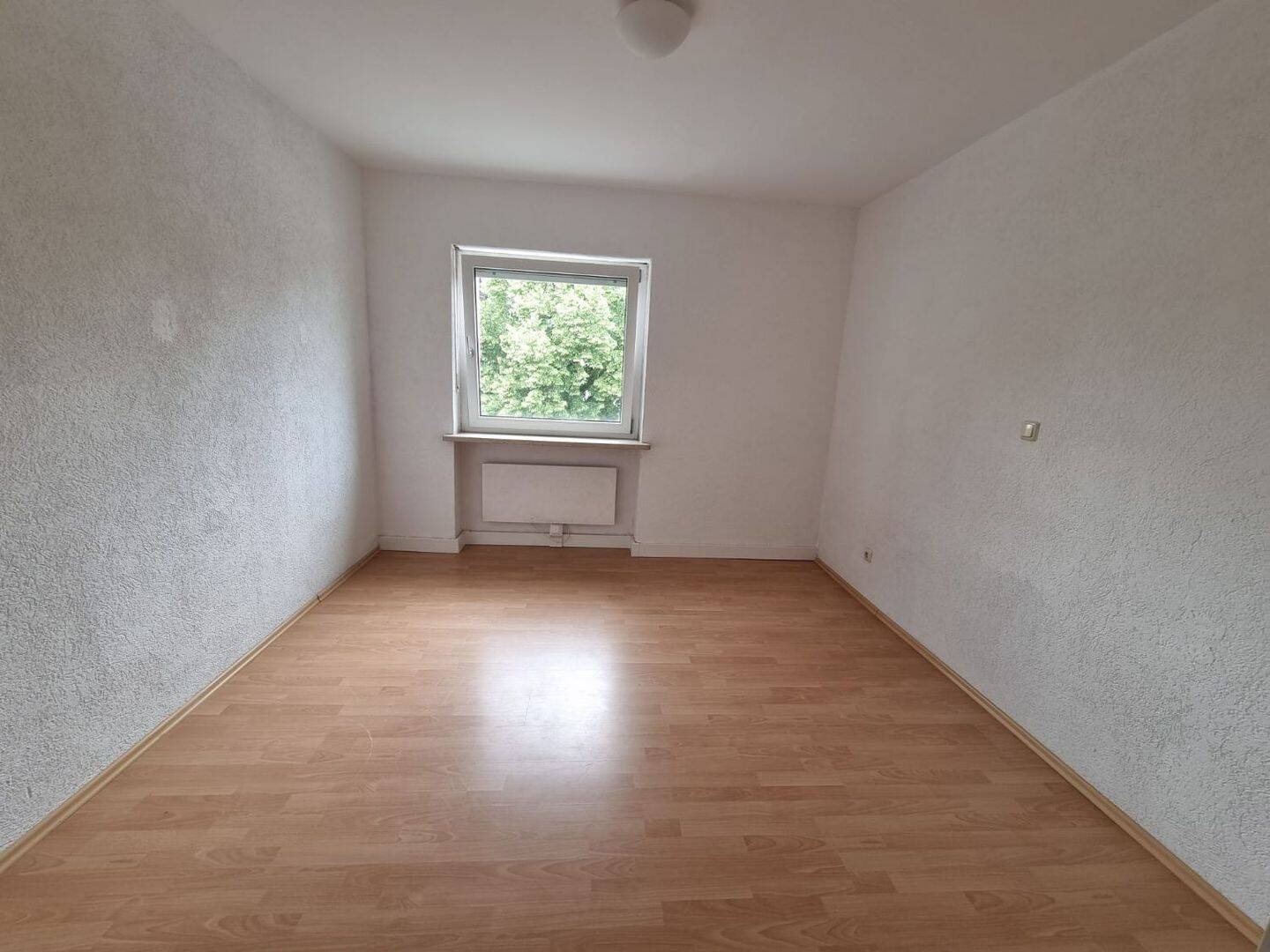 Schöne, helle 5 Zimmerwohnung mit EBK und Balkon – Amberg – Vorschaubild 7