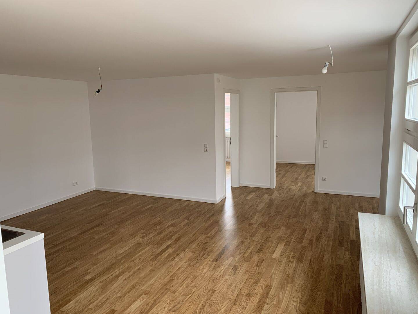 Moderne 3-Zi.-Wohnung in absoluter Top-Citylage – Stuttgart – Vorschaubild 2