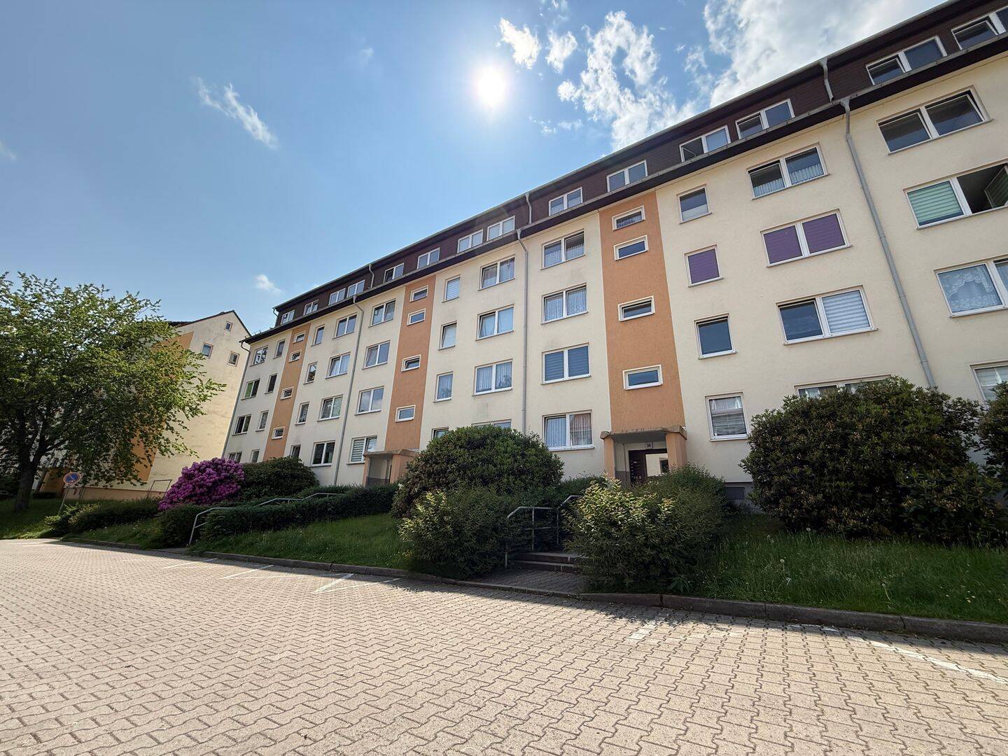 Wohnen im 3.OG - ruhige Lage + Stellplatz ! – Chemnitz – Vorschaubild 3