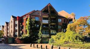 Schöne 2-Zimmer-Whg. mit Balkon u. Tiefgaragenstpl. im Kieler Zentrum // Muhliusstraße, Kiel