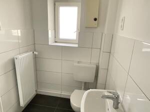 2-Zimmer-Wohnung mit neuem Bad und Vinylboden – 47057 Duisburg – Vorschaubild 3