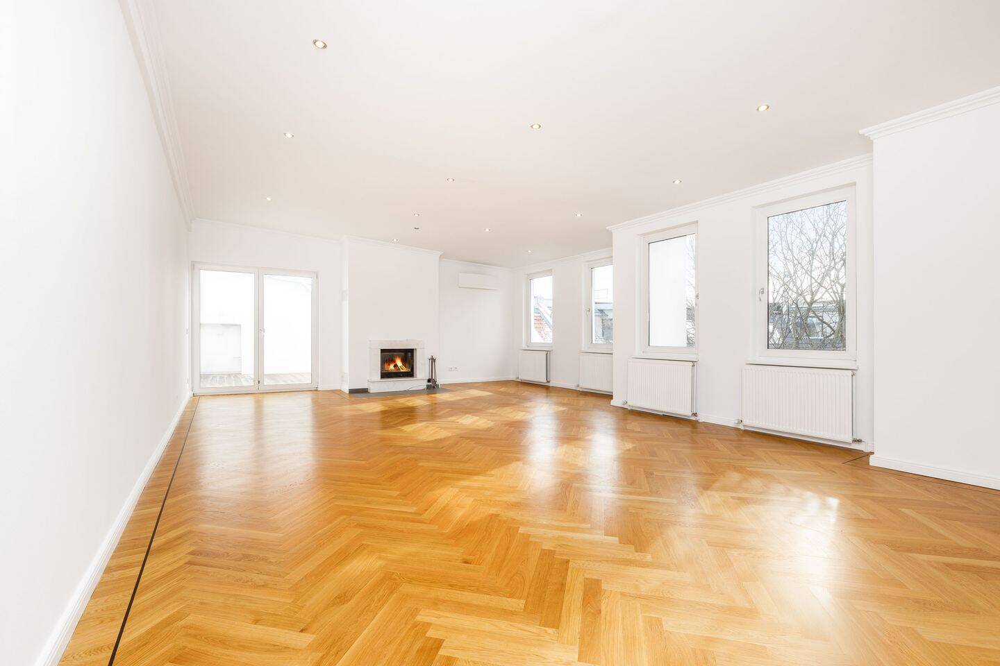 Wohnen über den Dächern von Charlottenburg - Dachgeschoss mit Kamin und 22m² Terrasse – Berlin – Bild 1 von 9